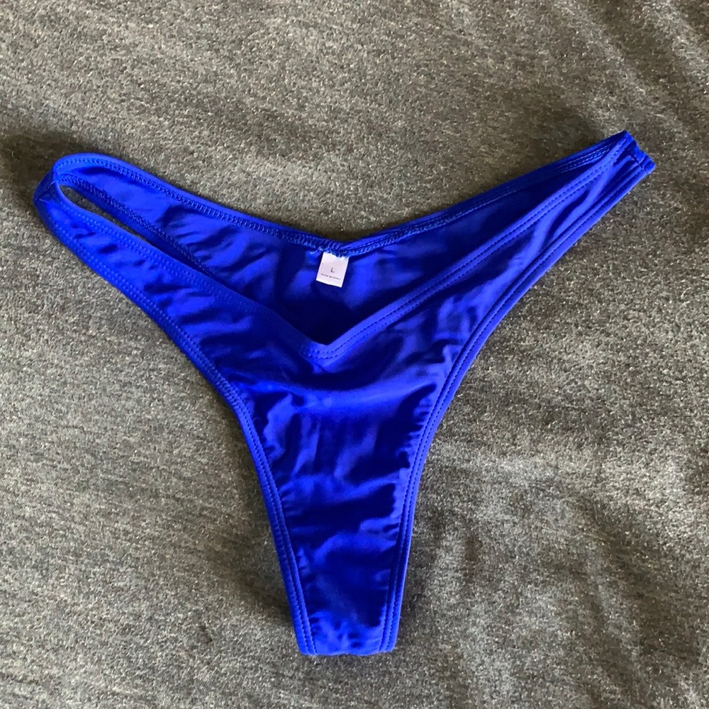 Blue cheeky bikini bottom💙